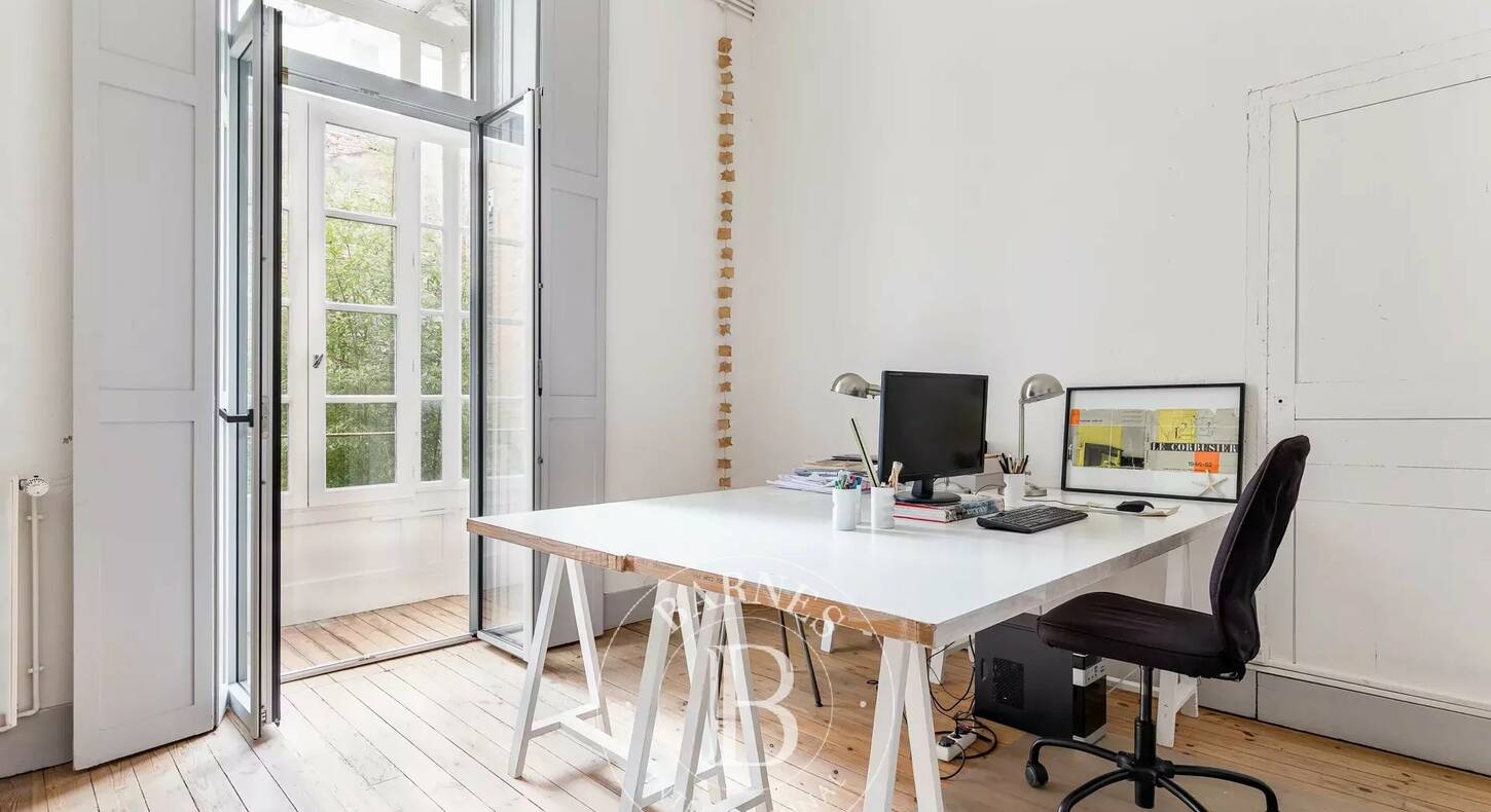 Show - BARNES Agency, luxury real estate in Toulouse