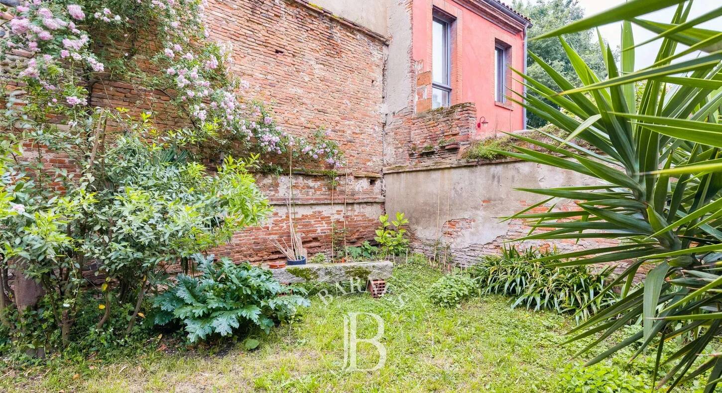 Show - BARNES Agency, luxury real estate in Toulouse
