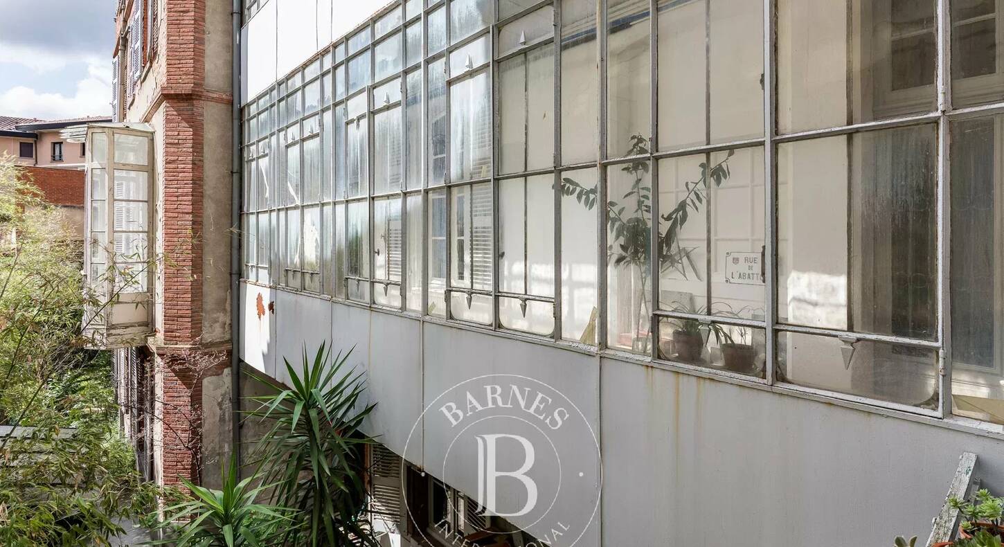 Show - BARNES Agency, luxury real estate in Toulouse