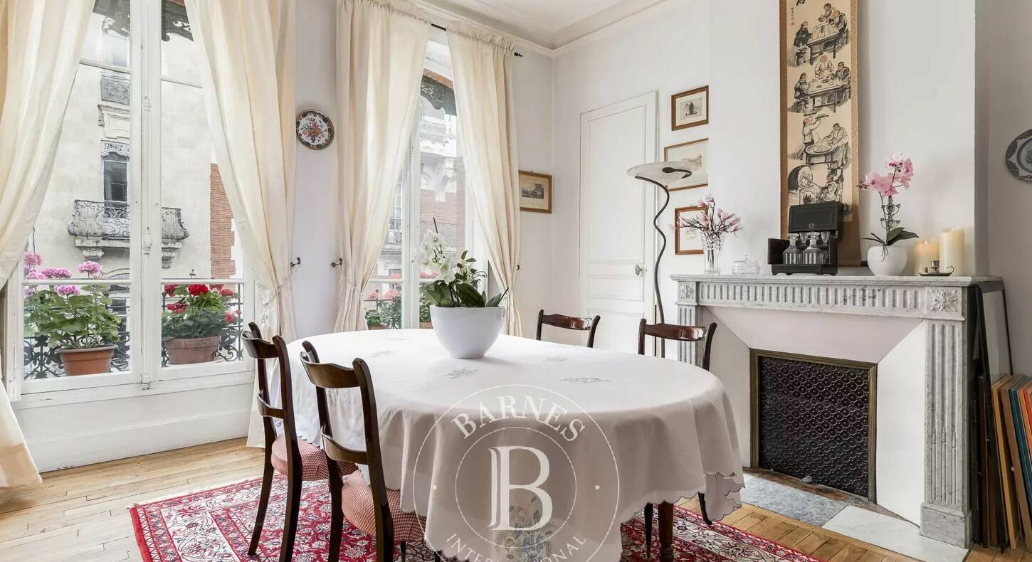 Show - BARNES Toulouse - Immobilier de luxe, appartements et maisons de prestige à Toulouse