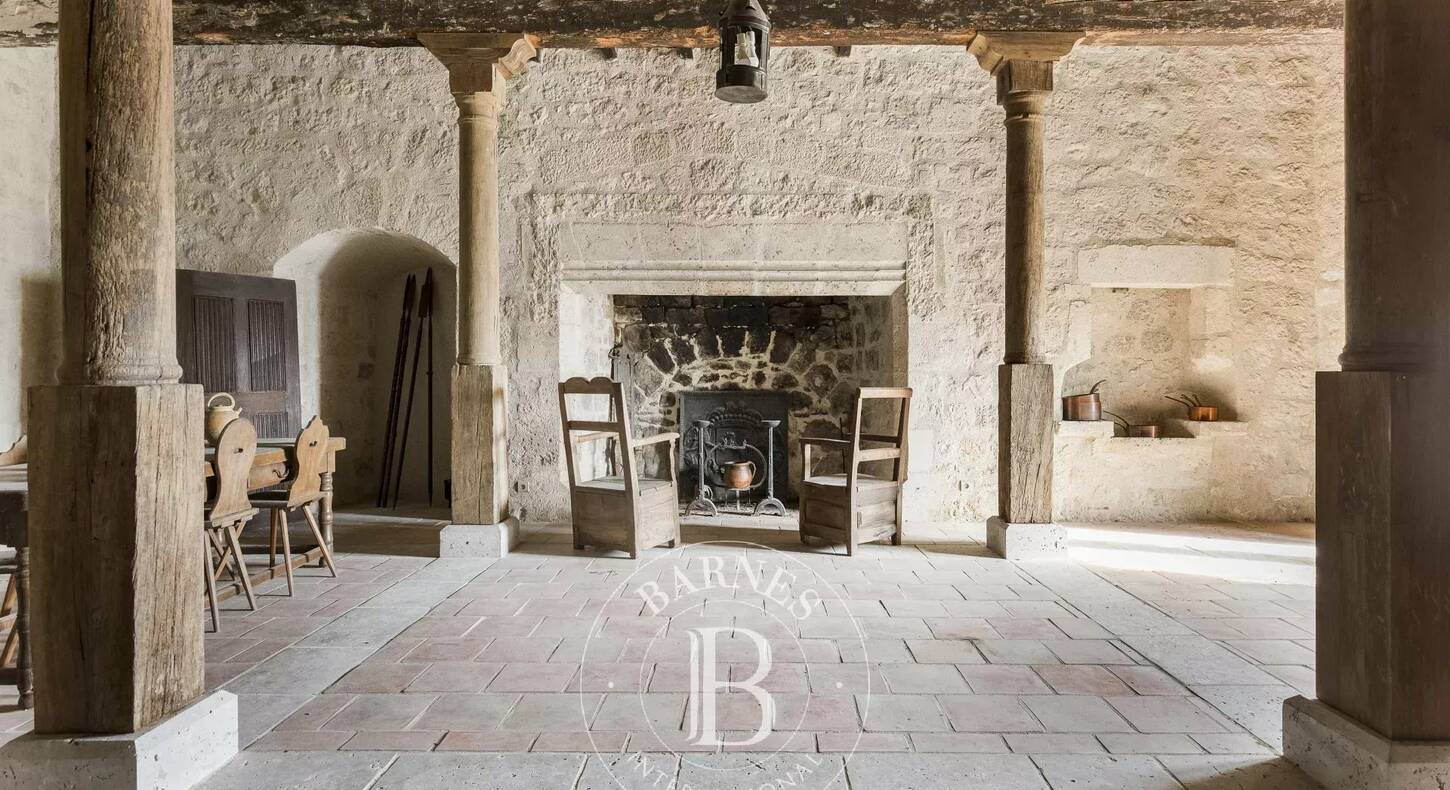 Show - BARNES Agency, luxury real estate in Toulouse