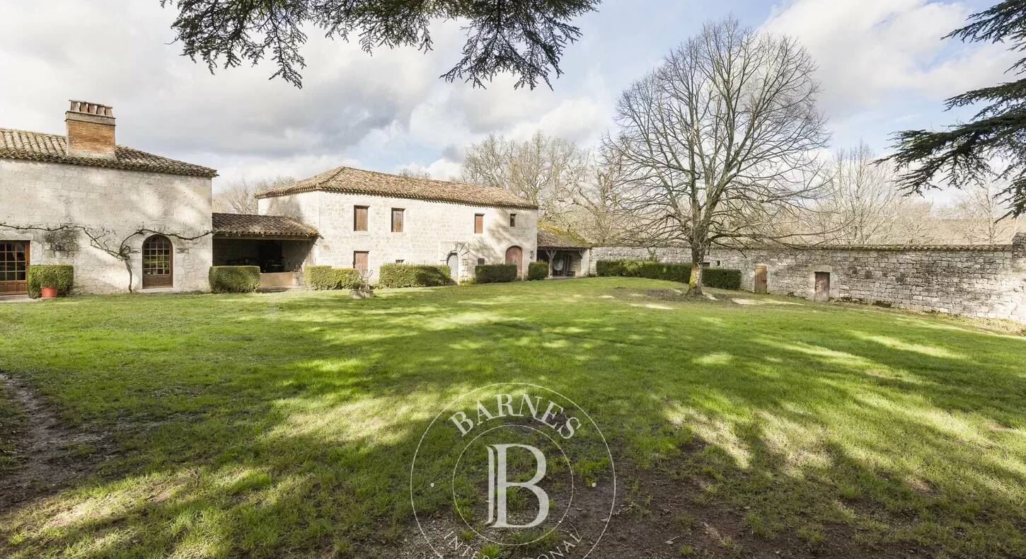 Show - BARNES Toulouse - Immobilier de luxe, appartements et maisons de prestige à Toulouse
