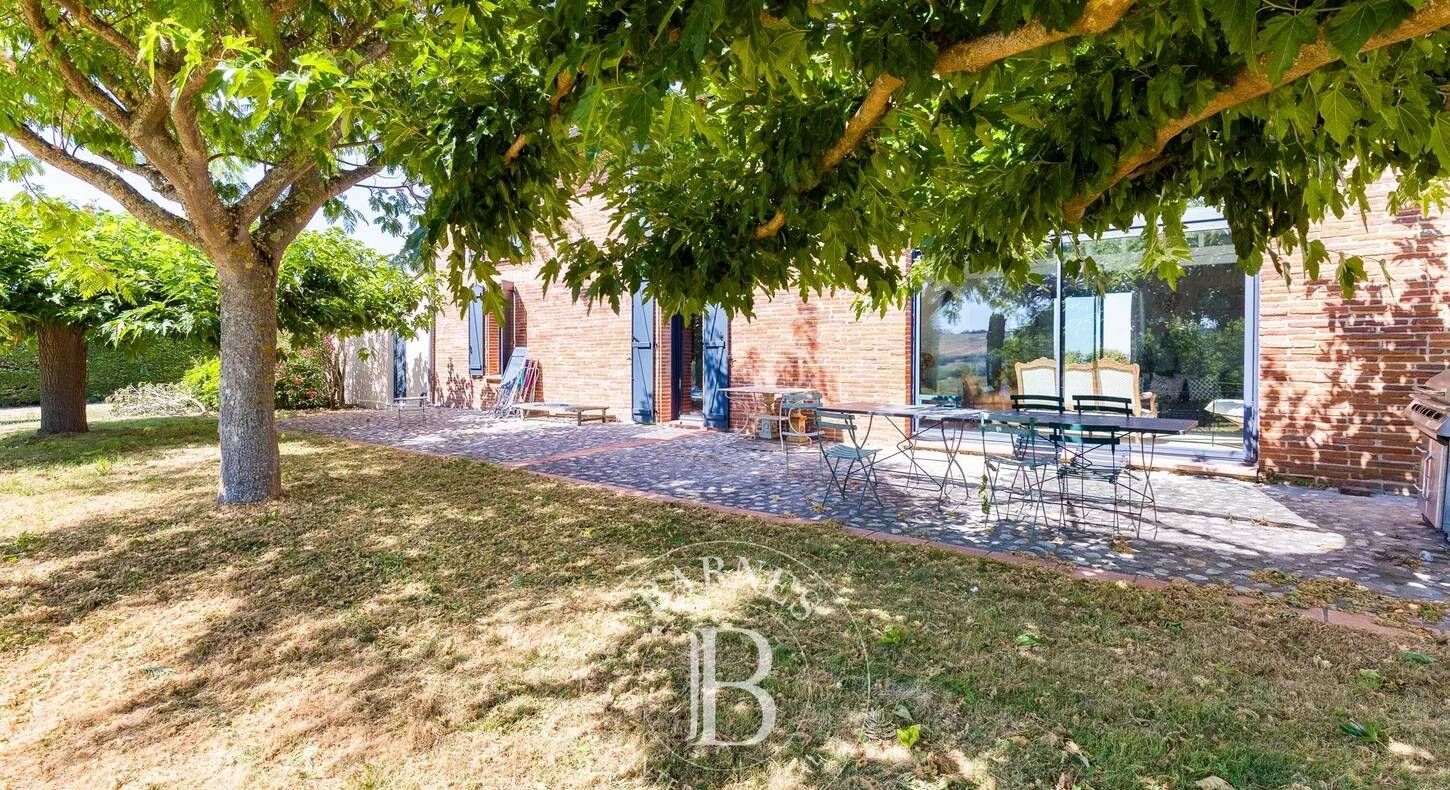Show - BARNES Agency, luxury real estate in Toulouse
