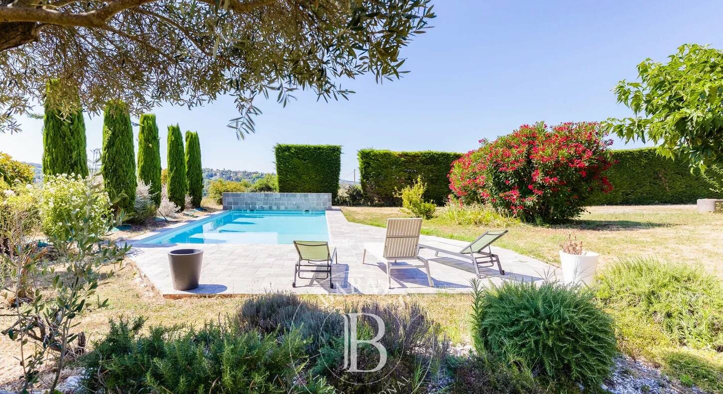 Show - BARNES Agency, luxury real estate in Toulouse