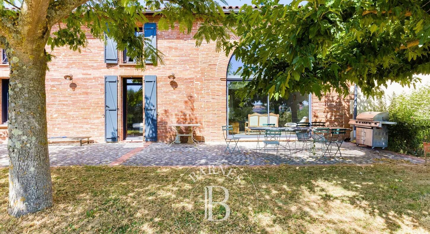 Show - BARNES Agency, luxury real estate in Toulouse