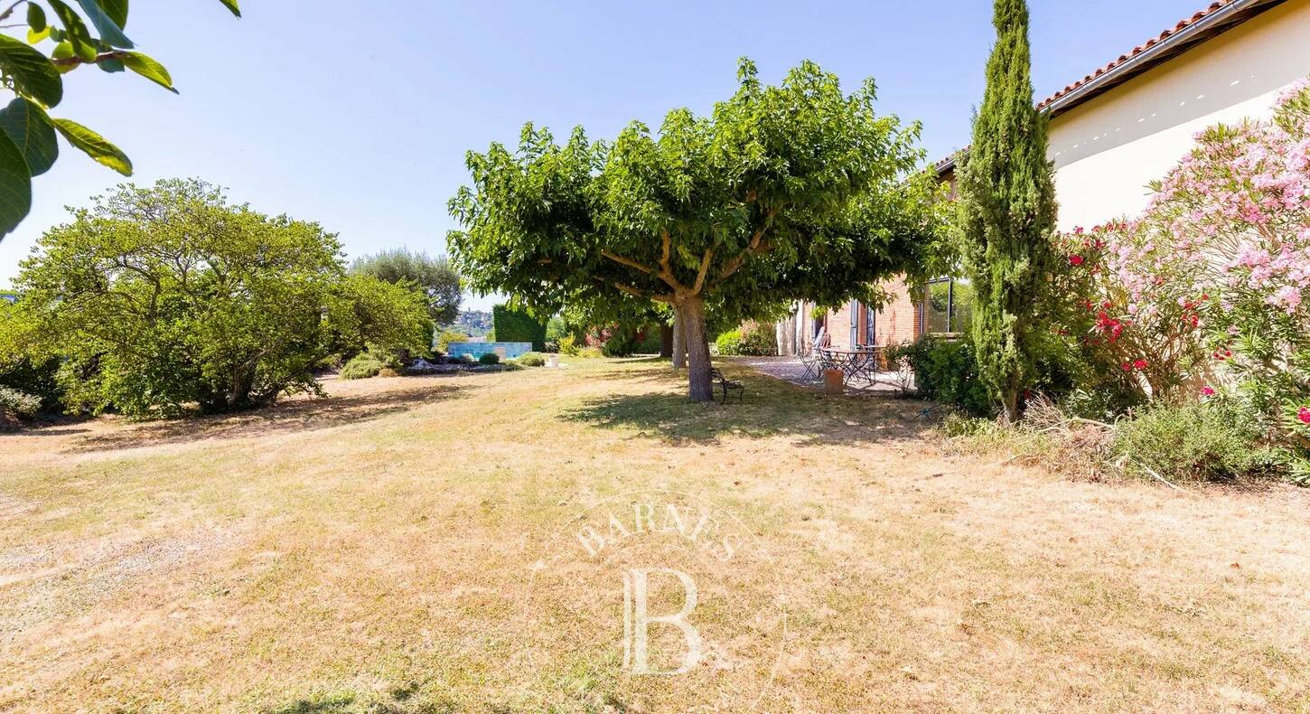 Show - BARNES Agency, luxury real estate in Toulouse