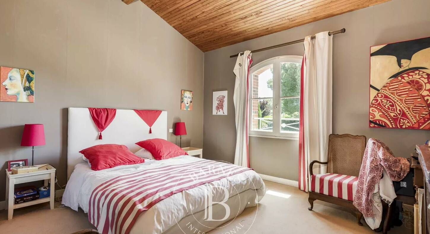 Show - BARNES Agency, luxury real estate in Toulouse