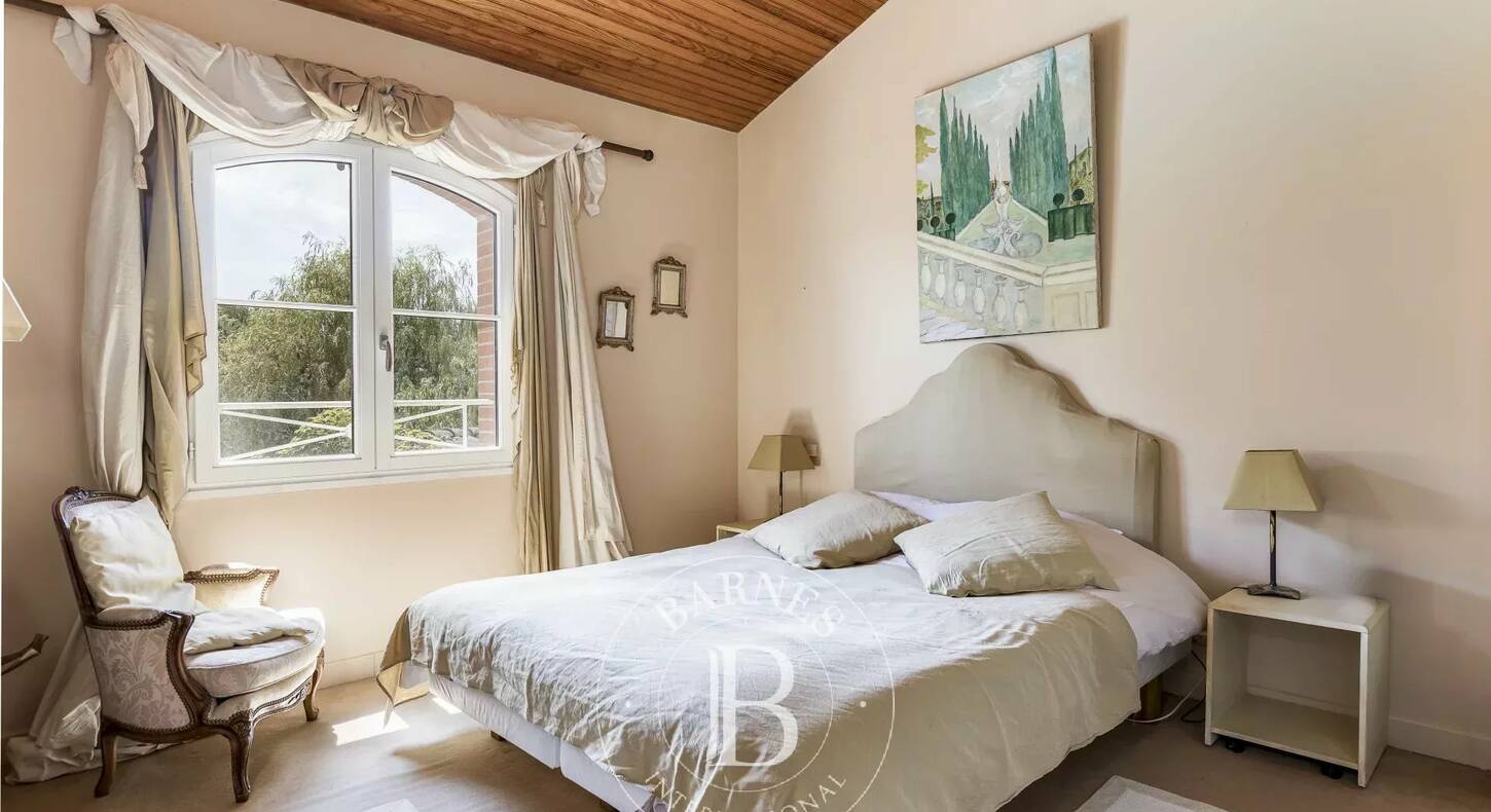 Show - BARNES Agency, luxury real estate in Toulouse