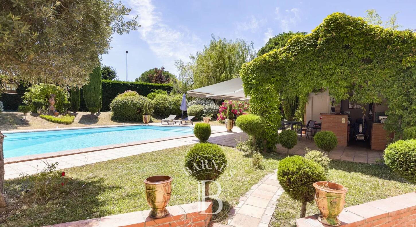 Show - BARNES Agency, luxury real estate in Toulouse