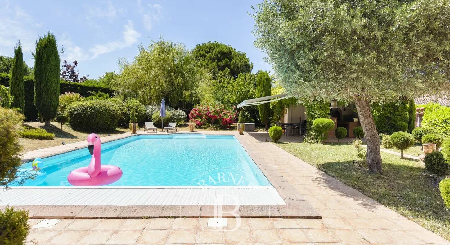 Show - BARNES Agency, luxury real estate in Toulouse
