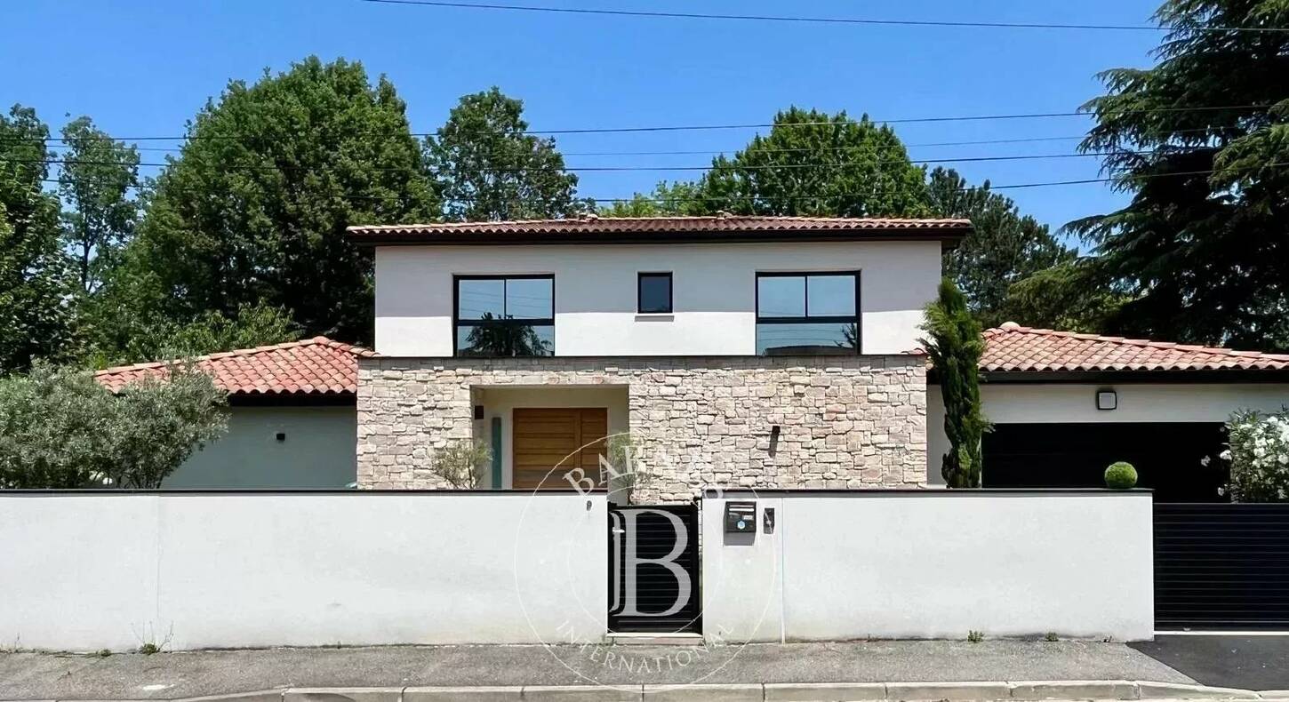 Show - BARNES Toulouse - Immobilier de luxe, appartements et maisons de prestige à Toulouse