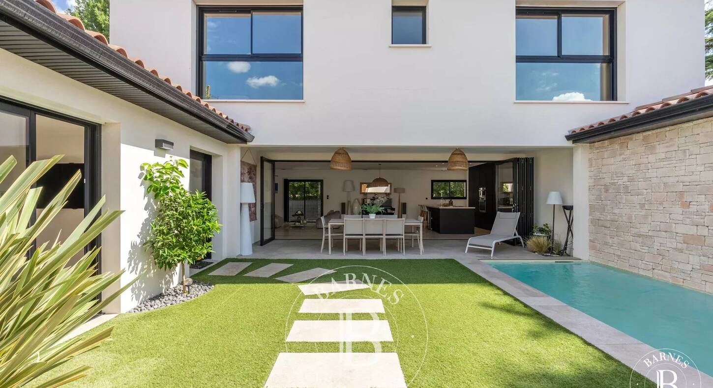 Show - BARNES Toulouse - Immobilier de luxe, appartements et maisons de prestige à Toulouse