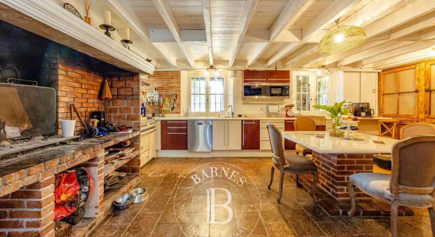 Show - BARNES Agency, luxury real estate in Toulouse