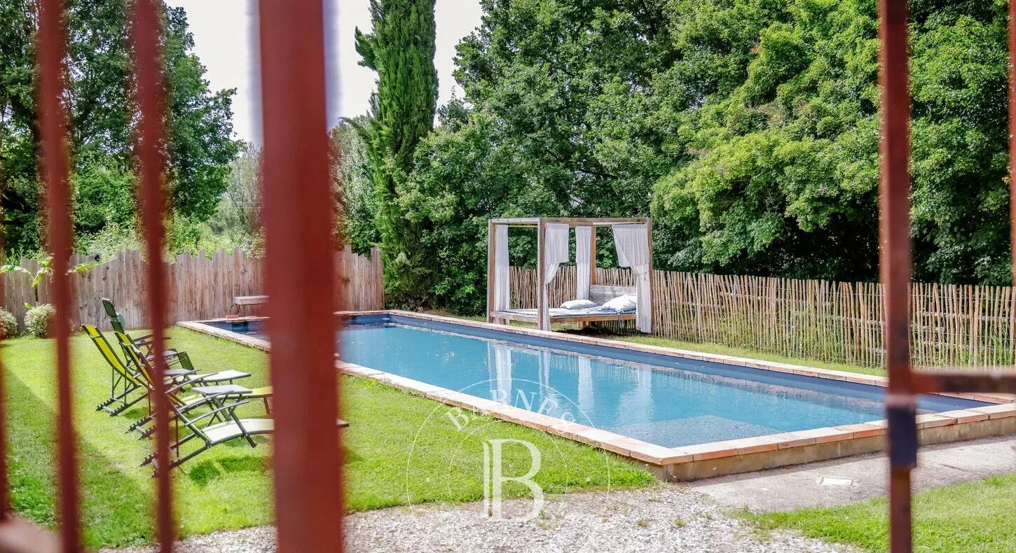 Show - BARNES Agency, luxury real estate in Toulouse