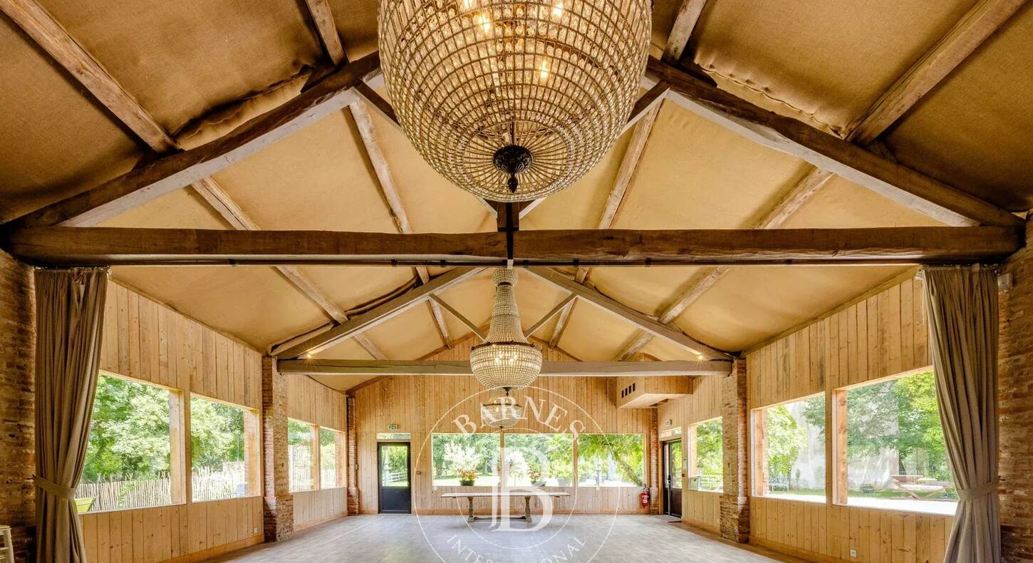 Show - BARNES Agency, luxury real estate in Toulouse