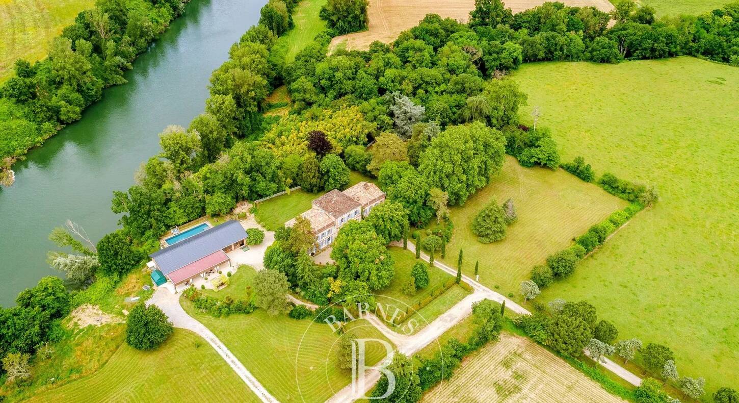 Show - BARNES Agency, luxury real estate in Toulouse