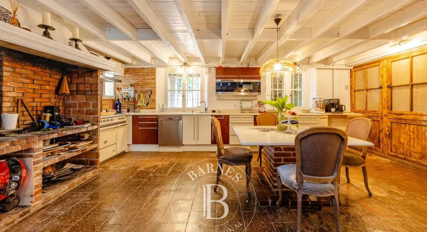Show - BARNES Agency, luxury real estate in Toulouse