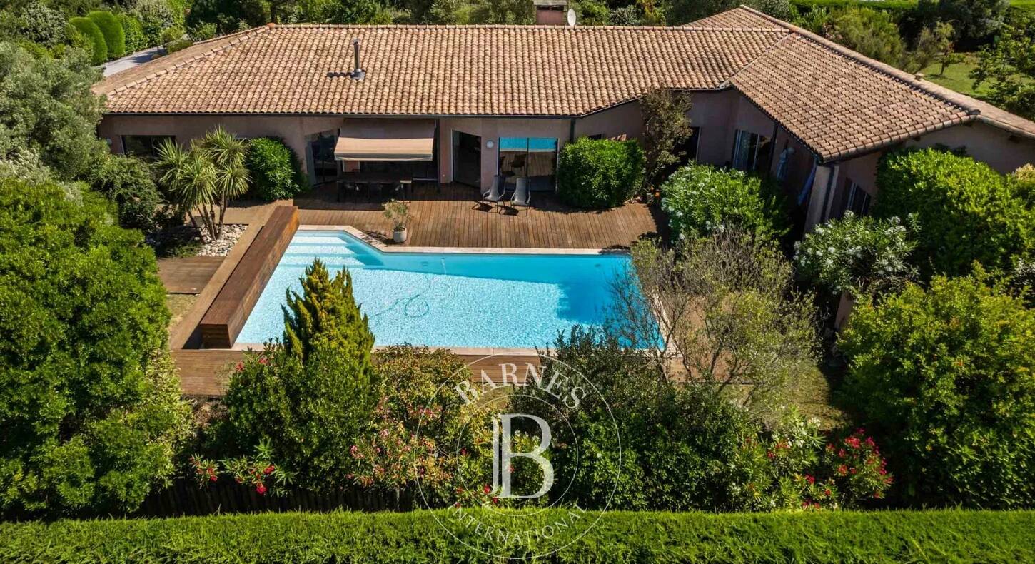 Show - BARNES Agency, luxury real estate in Toulouse
