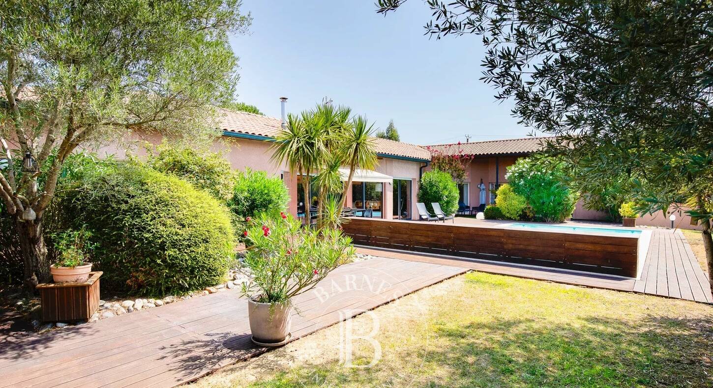Show - BARNES Agency, luxury real estate in Toulouse