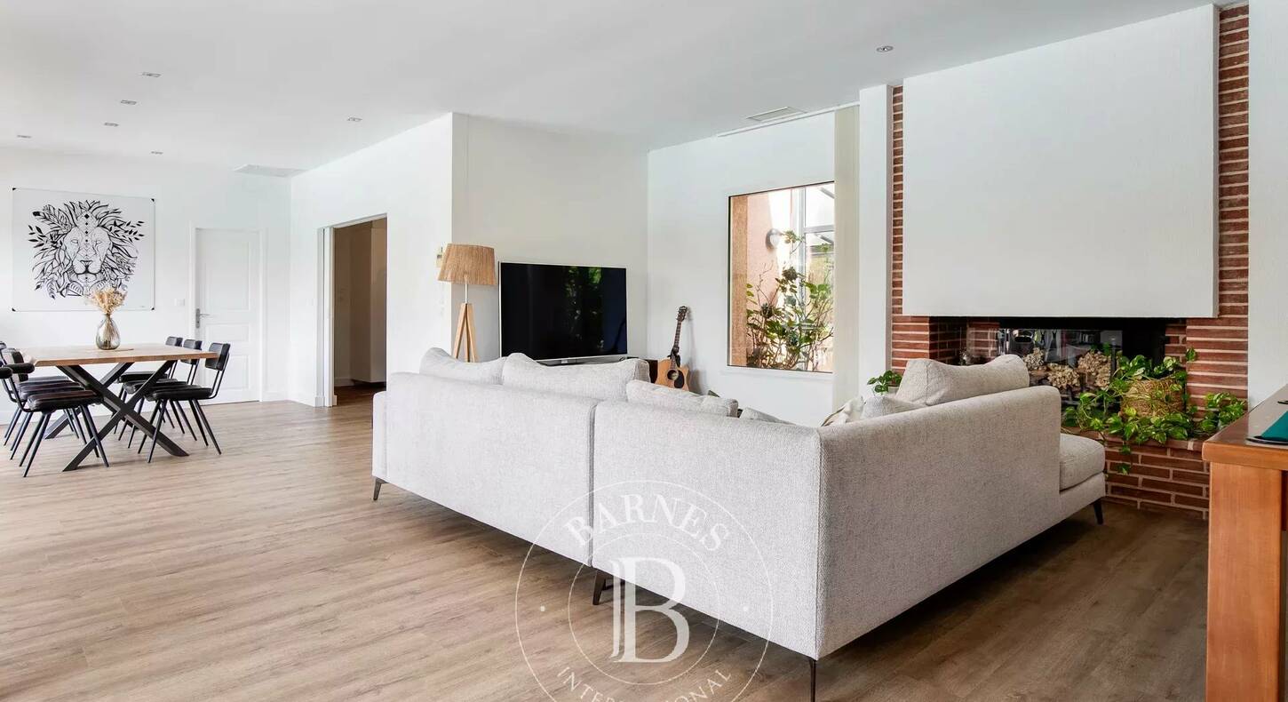 Show - BARNES Agency, luxury real estate in Toulouse