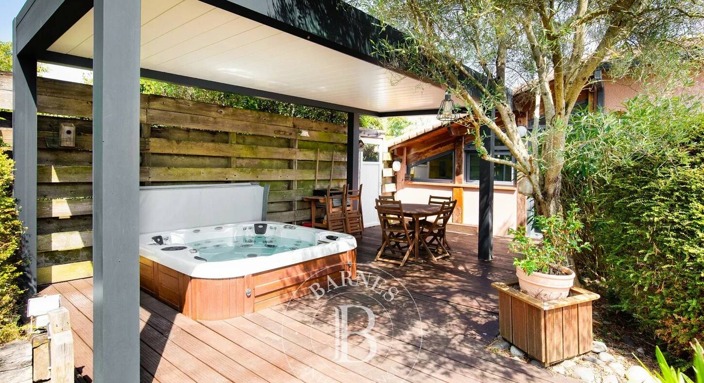 Show - BARNES Agency, luxury real estate in Toulouse