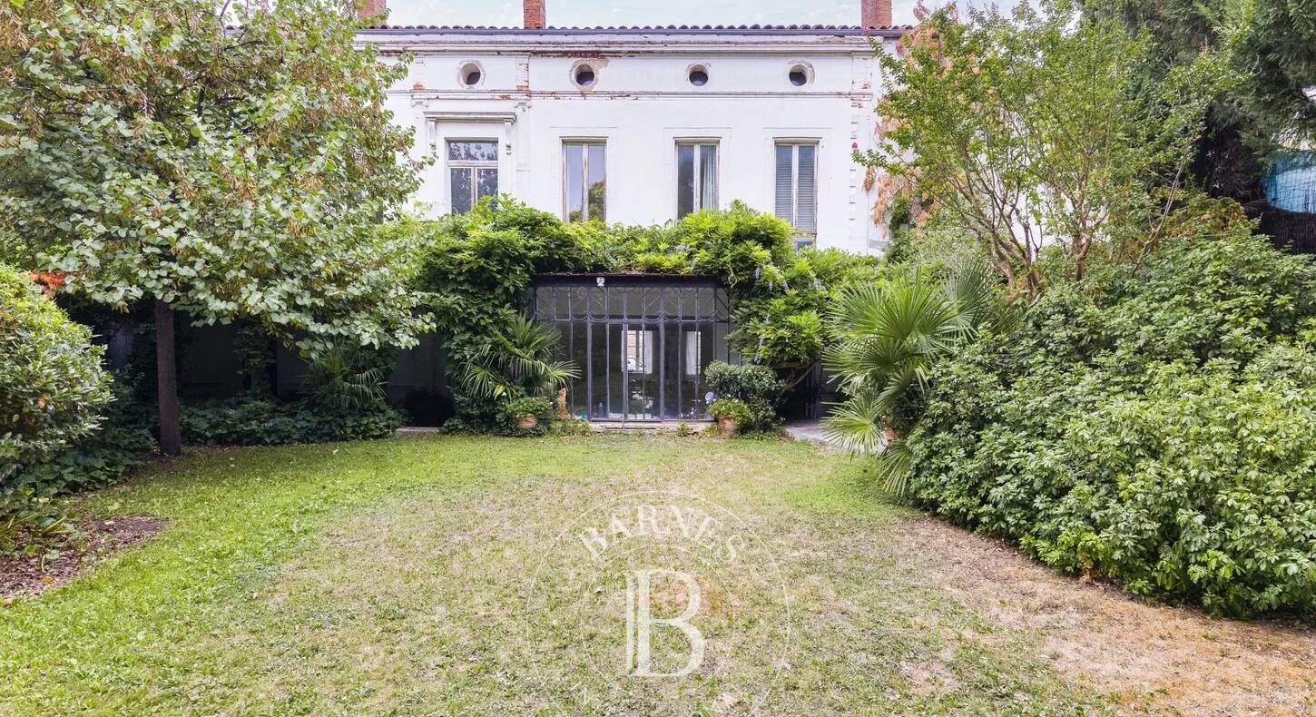 Show - BARNES Agency, luxury real estate in Toulouse