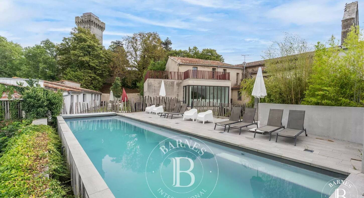 Show - BARNES Agency, luxury real estate in Toulouse