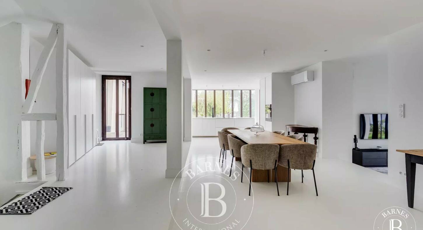 Show - BARNES Agency, luxury real estate in Toulouse