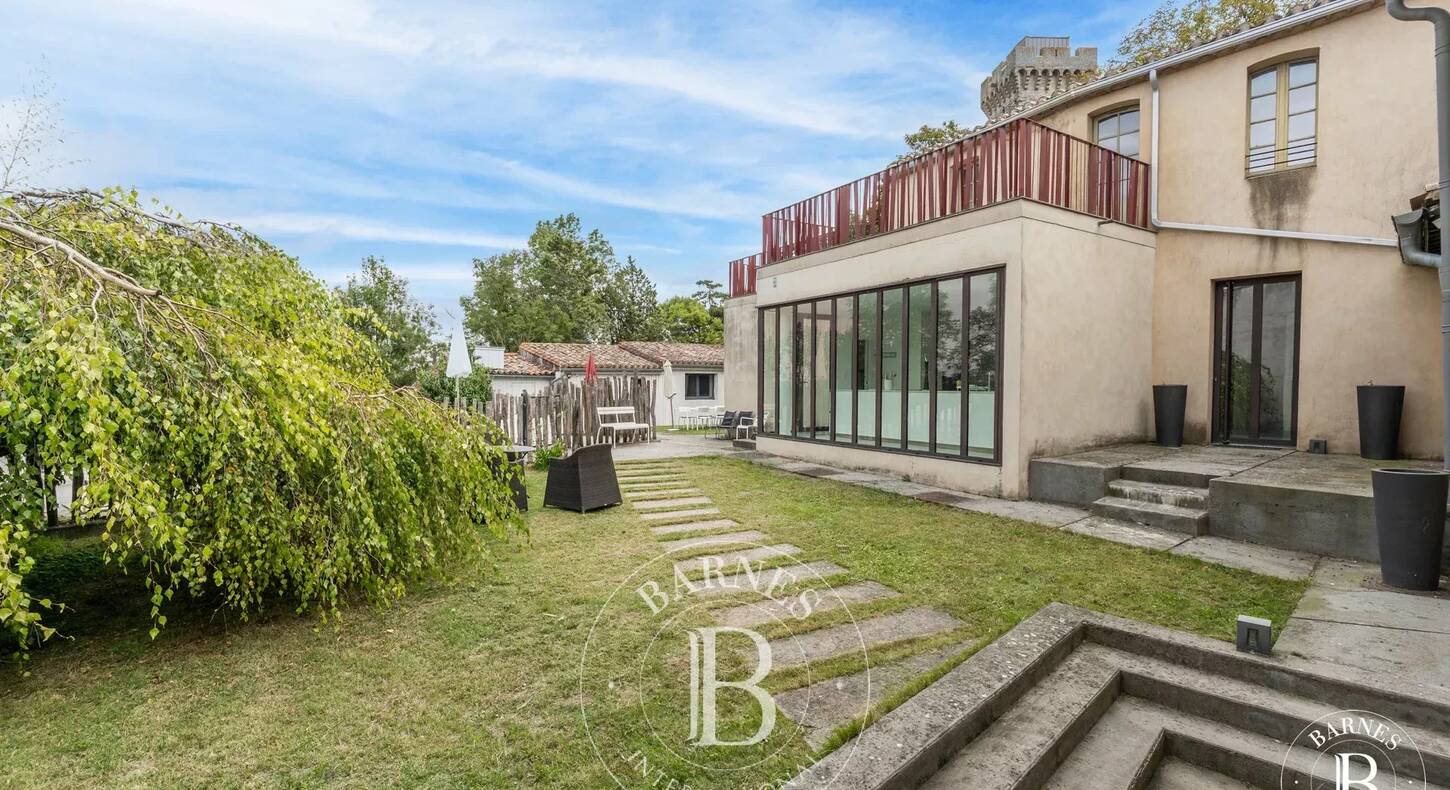 Show - BARNES Agency, luxury real estate in Toulouse