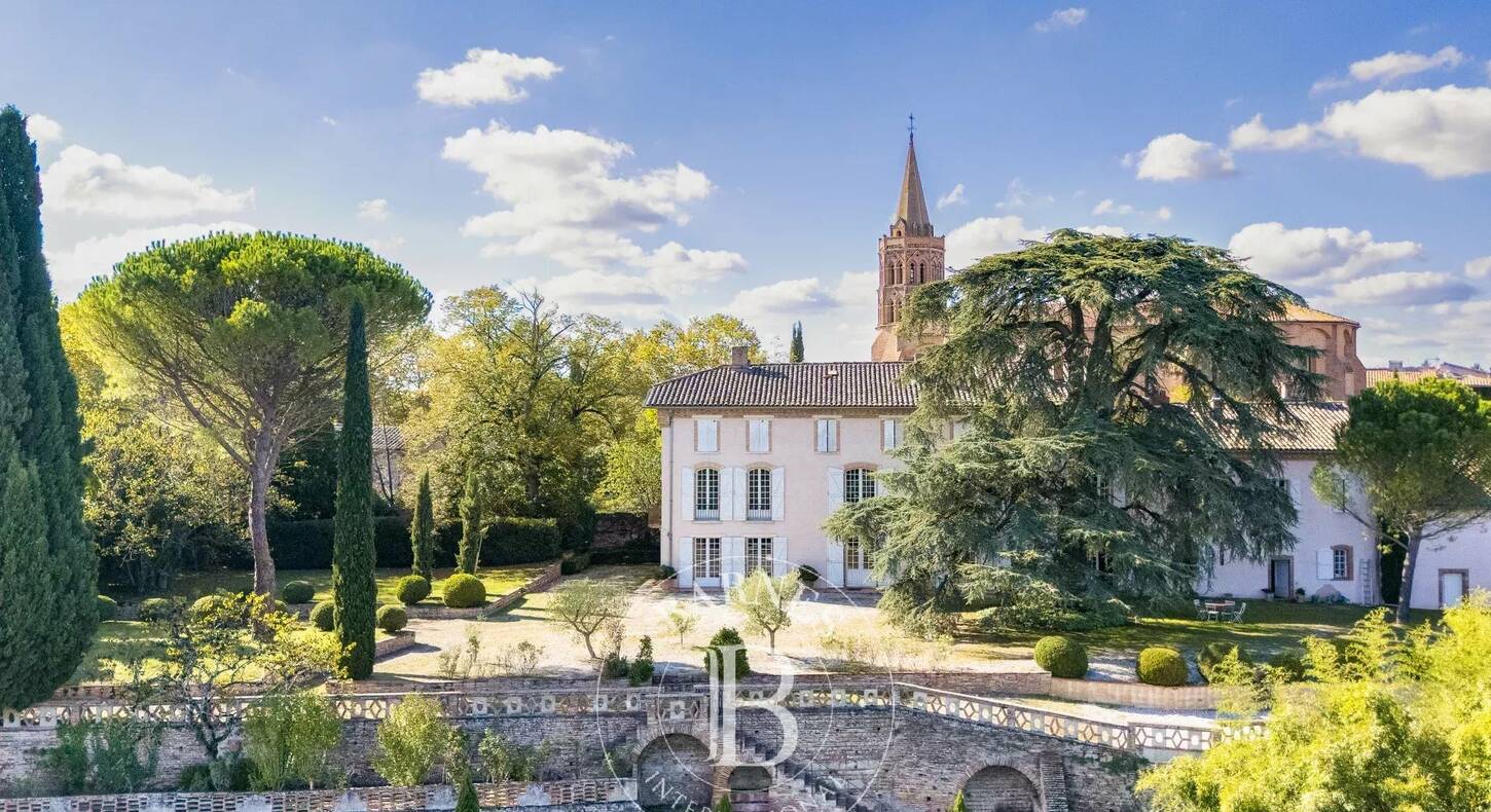Show - BARNES Agency, luxury real estate in Toulouse