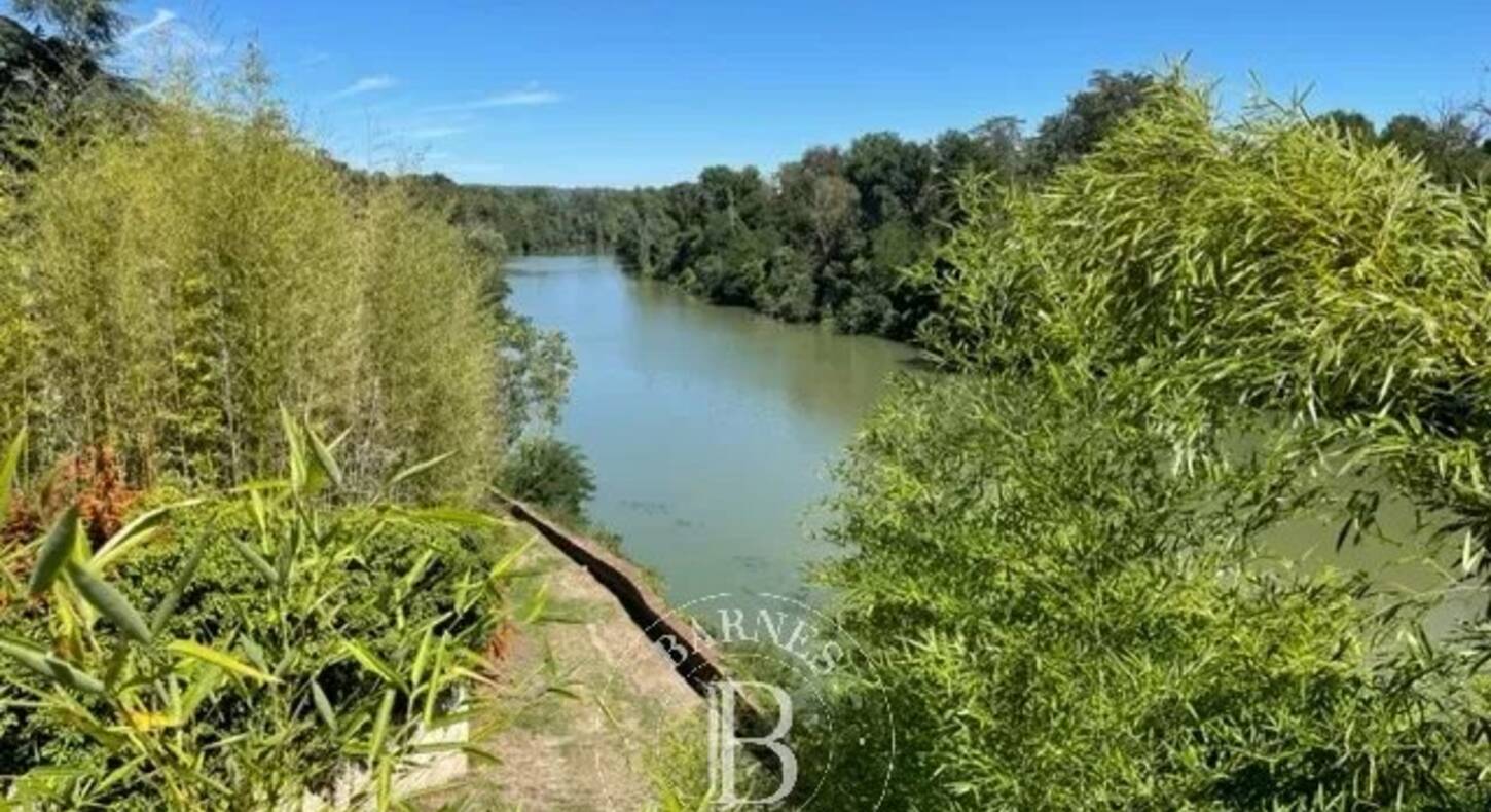 Show - BARNES Agency, luxury real estate in Toulouse