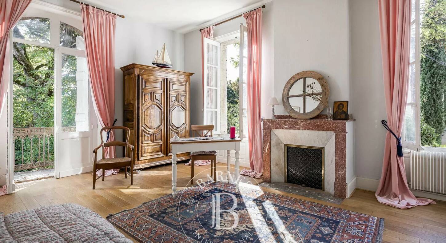 Show - BARNES Agency, luxury real estate in Toulouse
