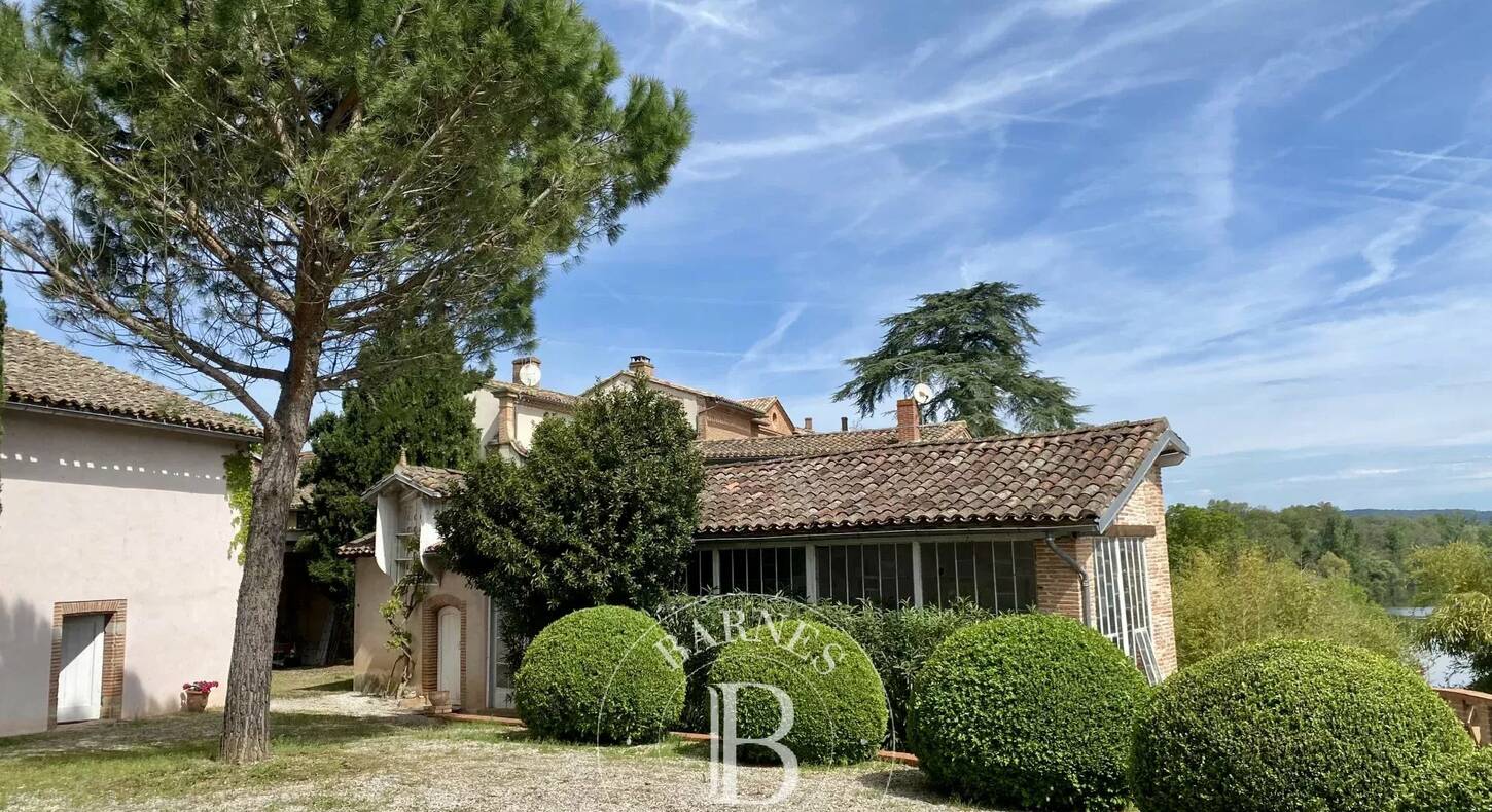 Show - BARNES Agency, luxury real estate in Toulouse