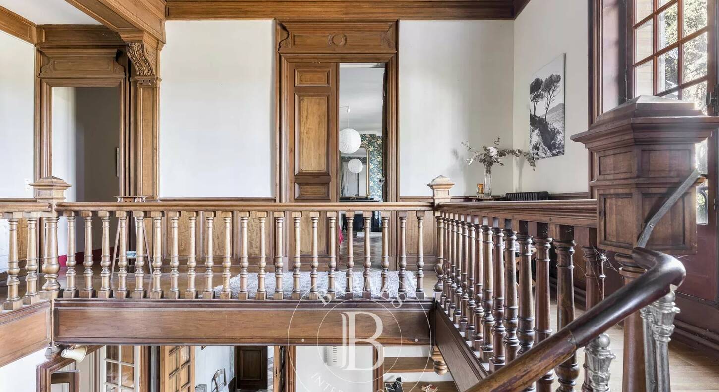 Show - BARNES Agency, luxury real estate in Toulouse