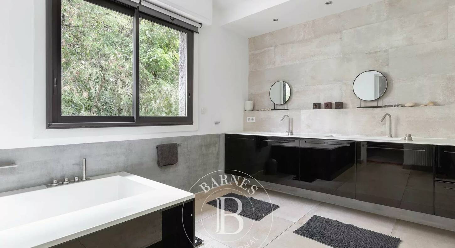 Show - BARNES Toulouse - Immobilier de luxe, appartements et maisons de prestige à Toulouse