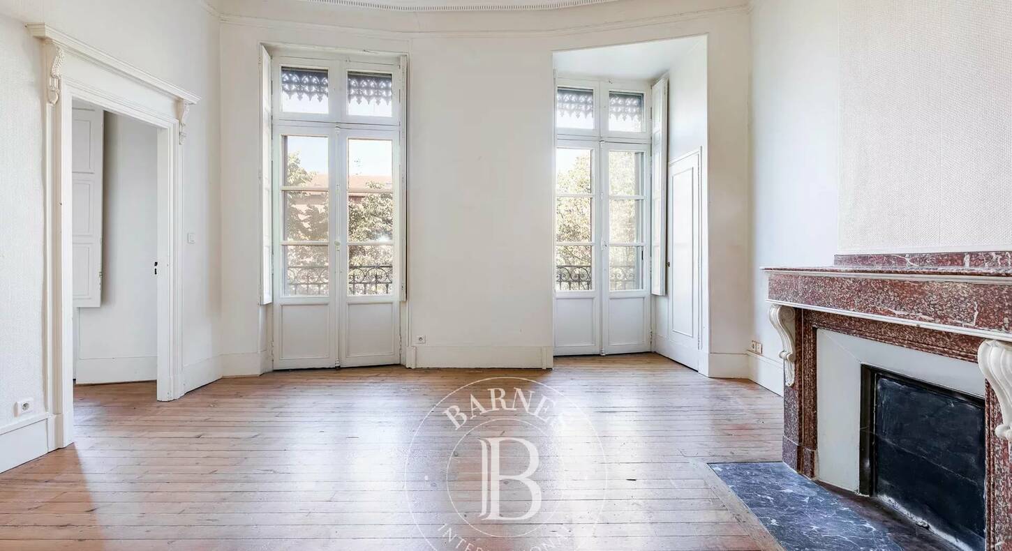 Show - BARNES Agency, luxury real estate in Toulouse
