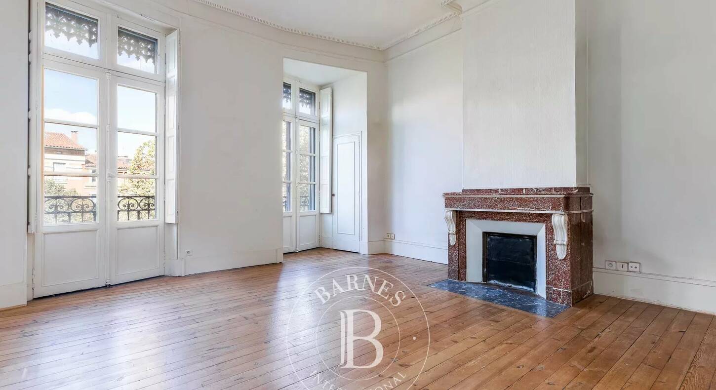 Show - BARNES Agency, luxury real estate in Toulouse