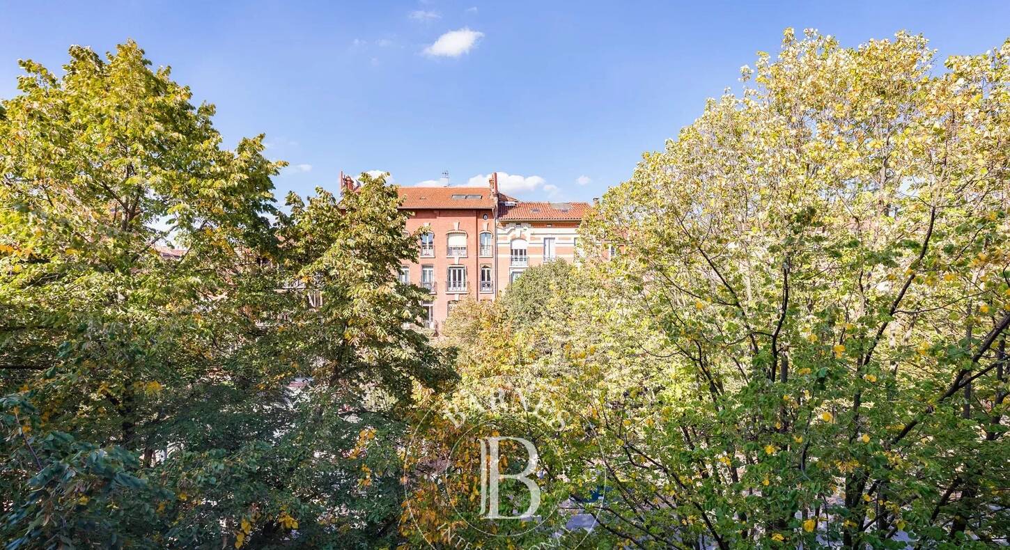 Show - BARNES Agency, luxury real estate in Toulouse