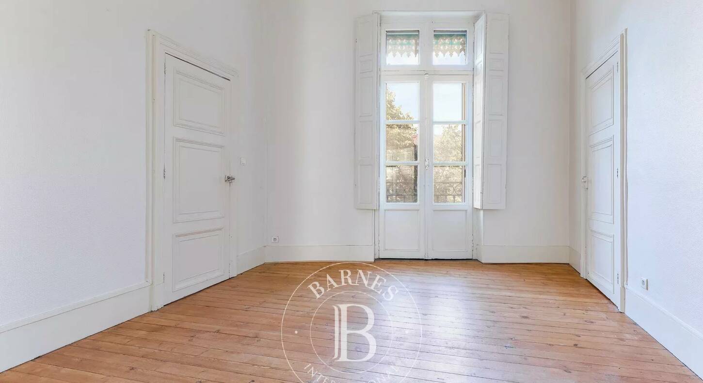 Show - BARNES Agency, luxury real estate in Toulouse