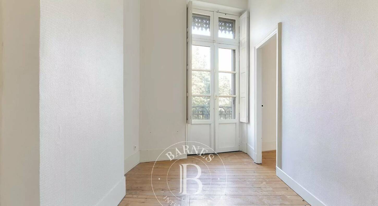 Show - BARNES Agency, luxury real estate in Toulouse