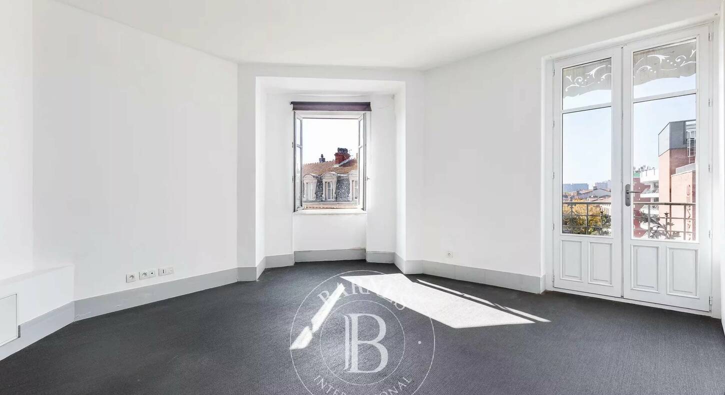 Show - BARNES Agency, luxury real estate in Toulouse