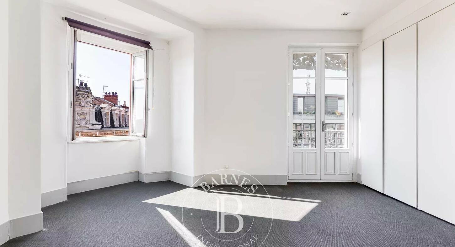 Show - BARNES Agency, luxury real estate in Toulouse