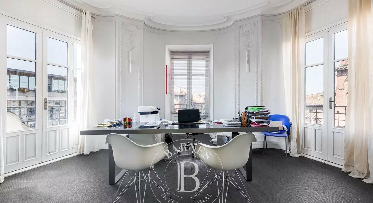 Show - BARNES Agency, luxury real estate in Toulouse