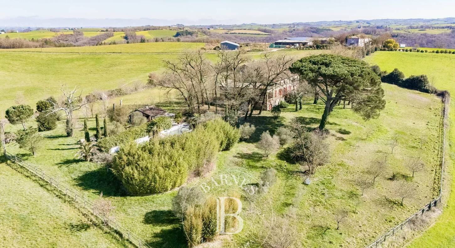 Show - BARNES Agency, luxury real estate in Toulouse