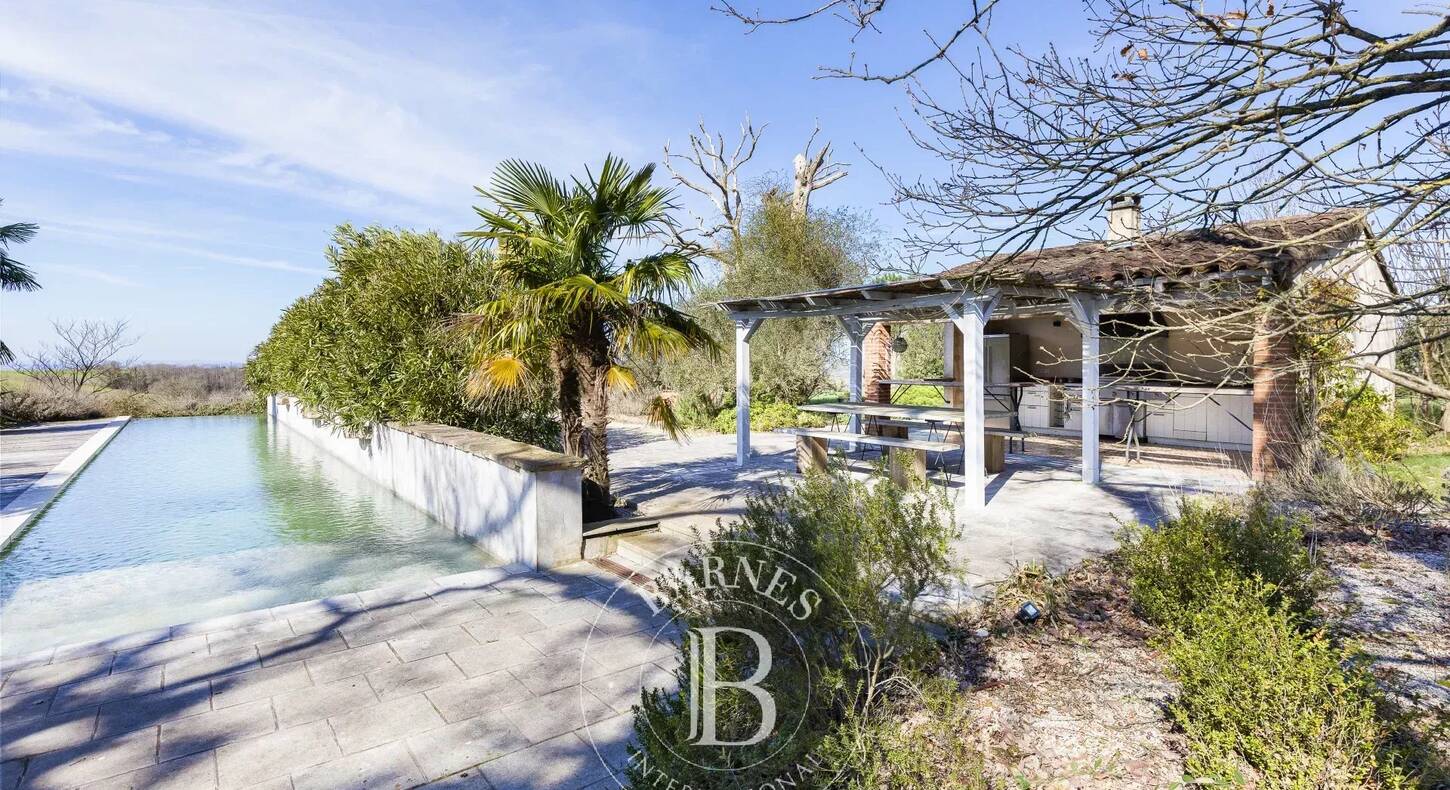 Show - BARNES Agency, luxury real estate in Toulouse