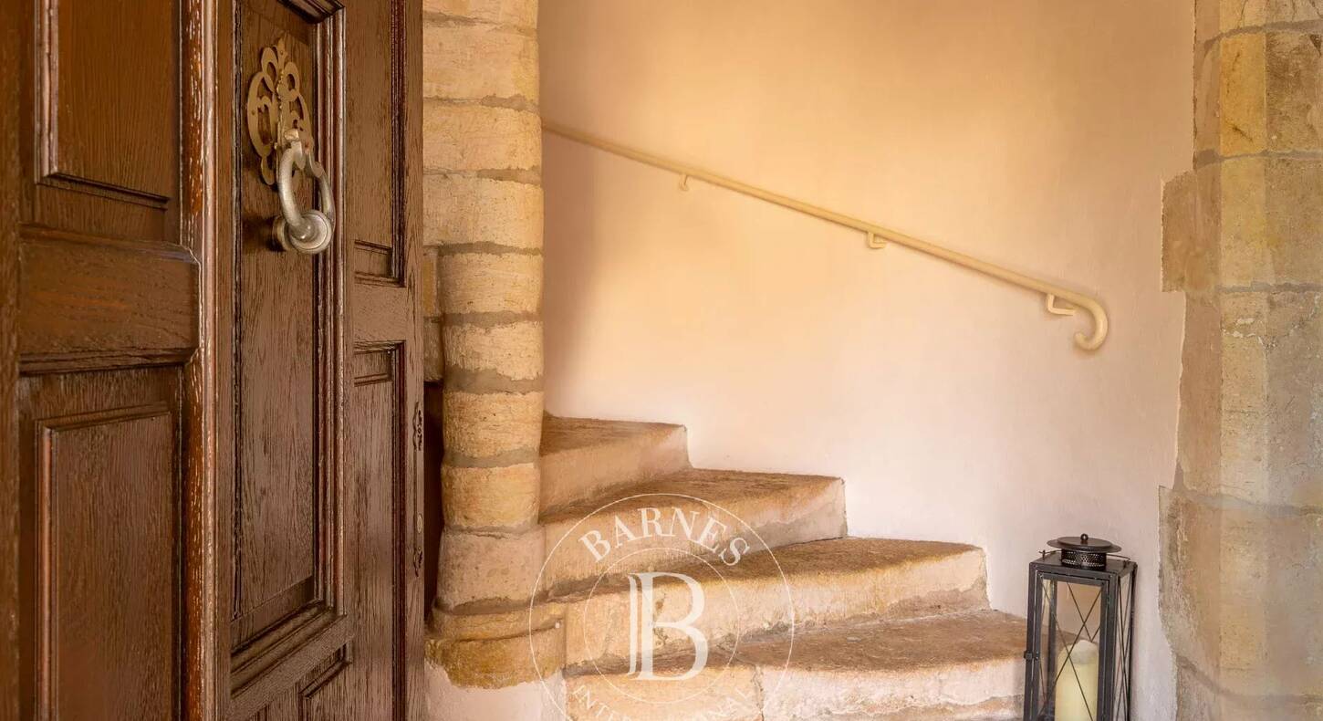 Show - BARNES Agency, luxury real estate in Toulouse