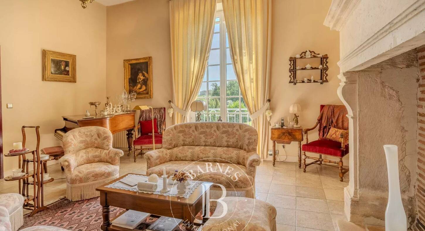 Show - BARNES Agency, luxury real estate in Toulouse