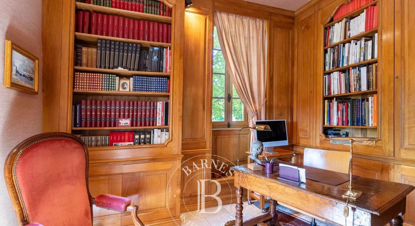Show - BARNES Agency, luxury real estate in Toulouse
