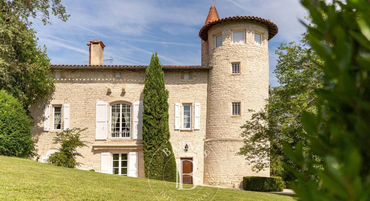 Show - BARNES Agency, luxury real estate in Toulouse