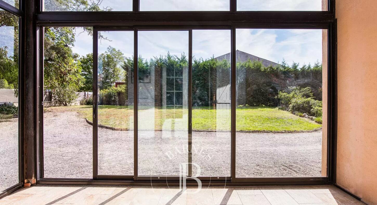 Show - BARNES Agency, luxury real estate in Toulouse